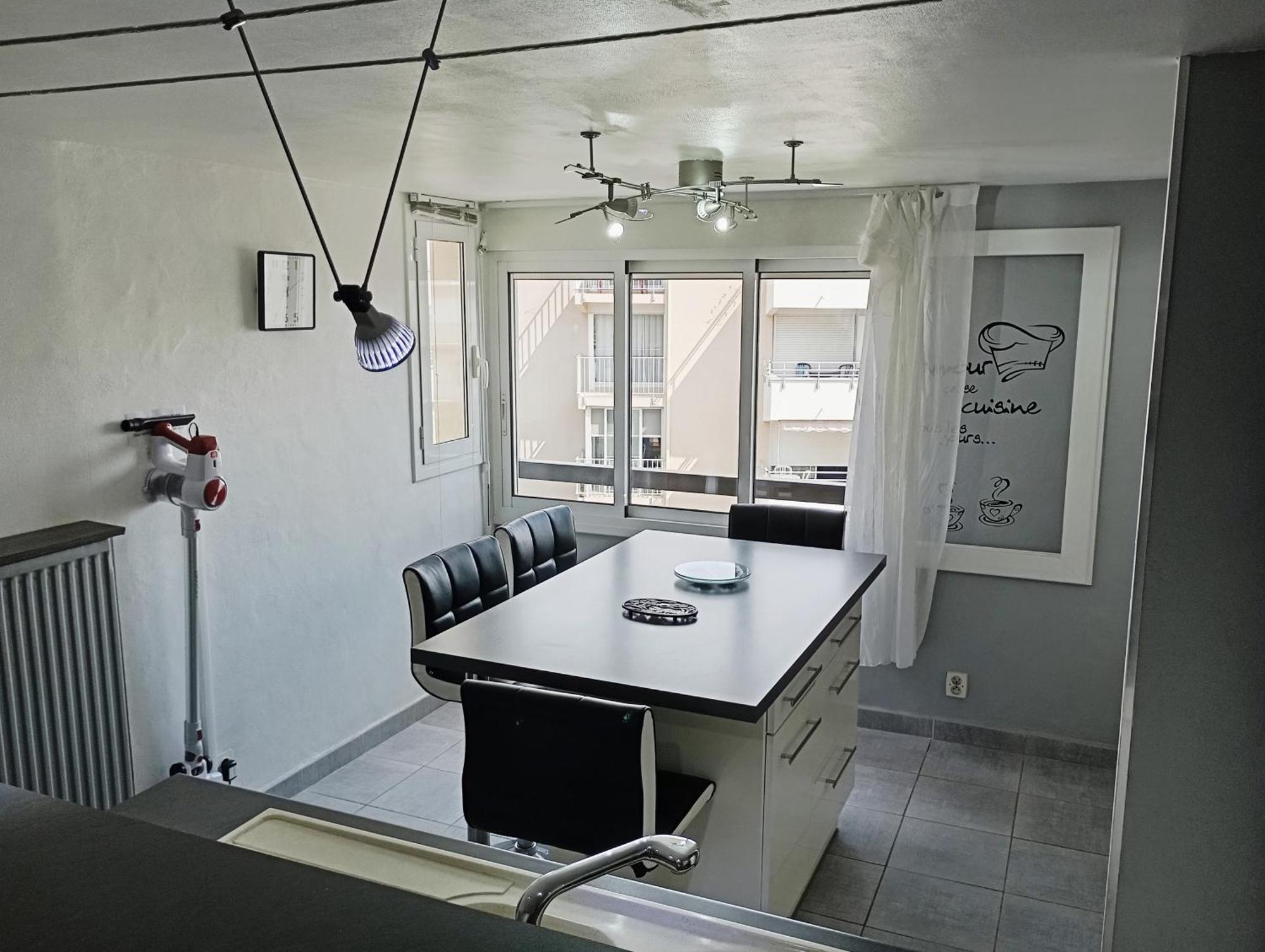 Grand Appartement Proche Port Et Plages, 6 A 8 Pers, 3 Chambres, Climatise Agde Esterno foto