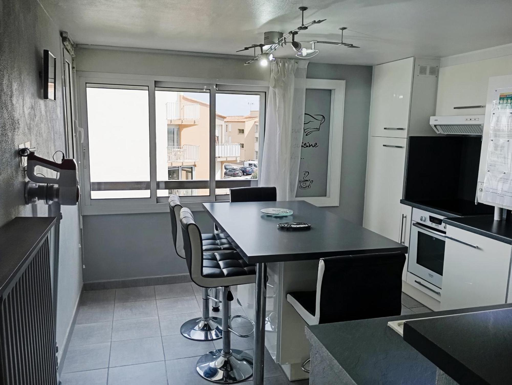 Grand Appartement Proche Port Et Plages, 6 A 8 Pers, 3 Chambres, Climatise Agde Esterno foto