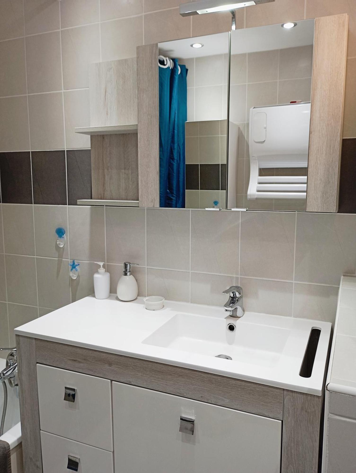 Grand Appartement Proche Port Et Plages, 6 A 8 Pers, 3 Chambres, Climatise Agde Esterno foto